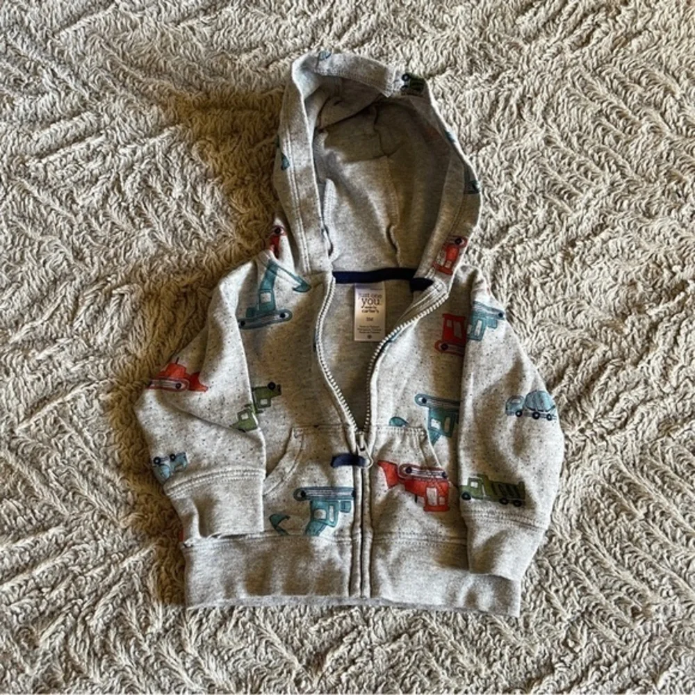 4 for 16$ Carter's Gray and Red Hoodie Sweatshirt with Construction Truck Design
